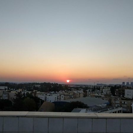 Herzelia Rooftop Special 2 Room Apartment Exterior foto
